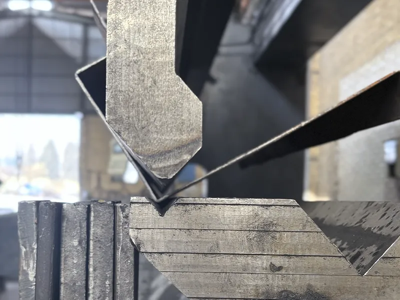 خمکاری روهیناپیشروسازه خدمات خمکاری